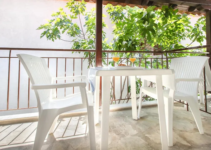 Garden Apartment Pefkochori